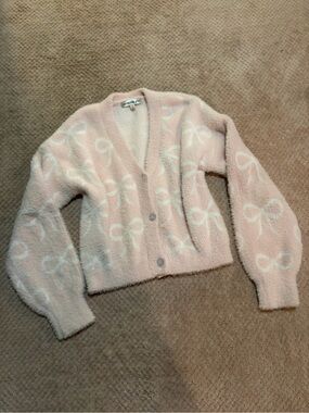 Madden Girl Pale Pink V-Neck Cardigan with White Bow Motif